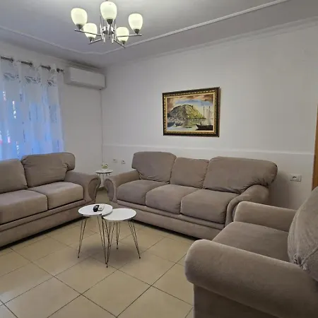 Diana 펜션 Shkodër